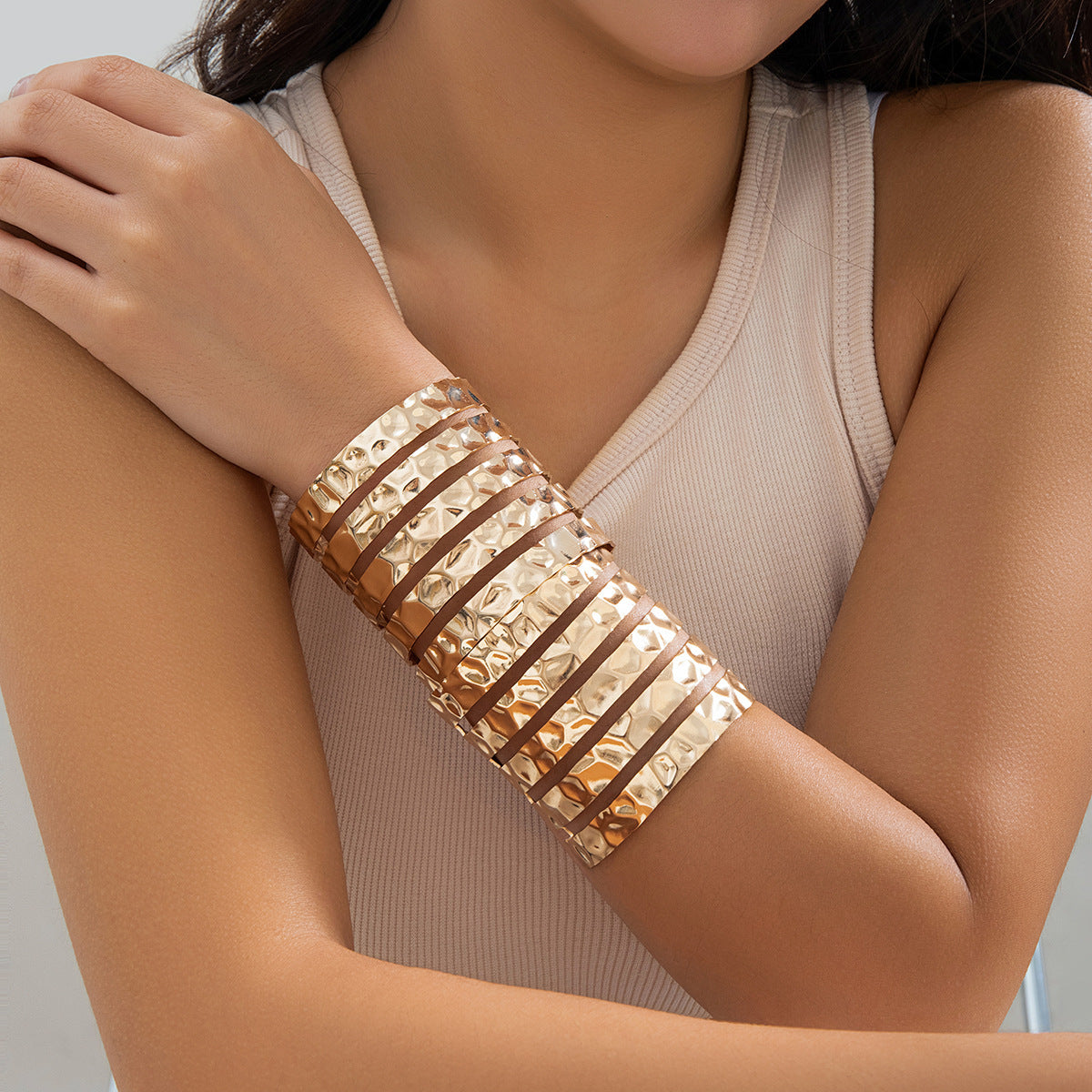 Bracciale incrociato geometrico